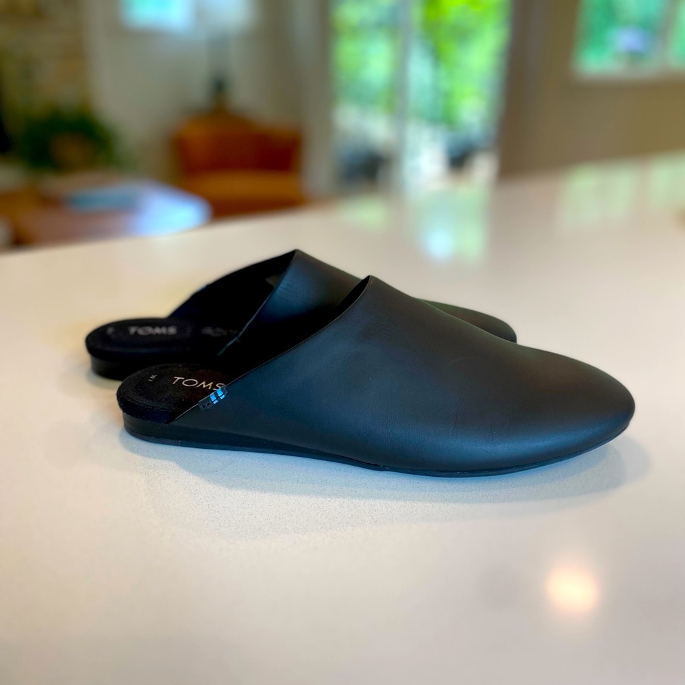 Toms black mules size 7 never worn